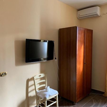 beb elia Bed and Breakfast Napoli Eksteriør billede