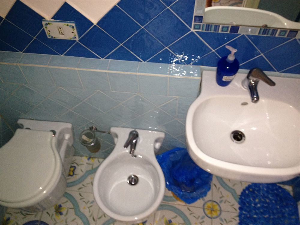 beb elia Bed and Breakfast Napoli Eksteriør billede